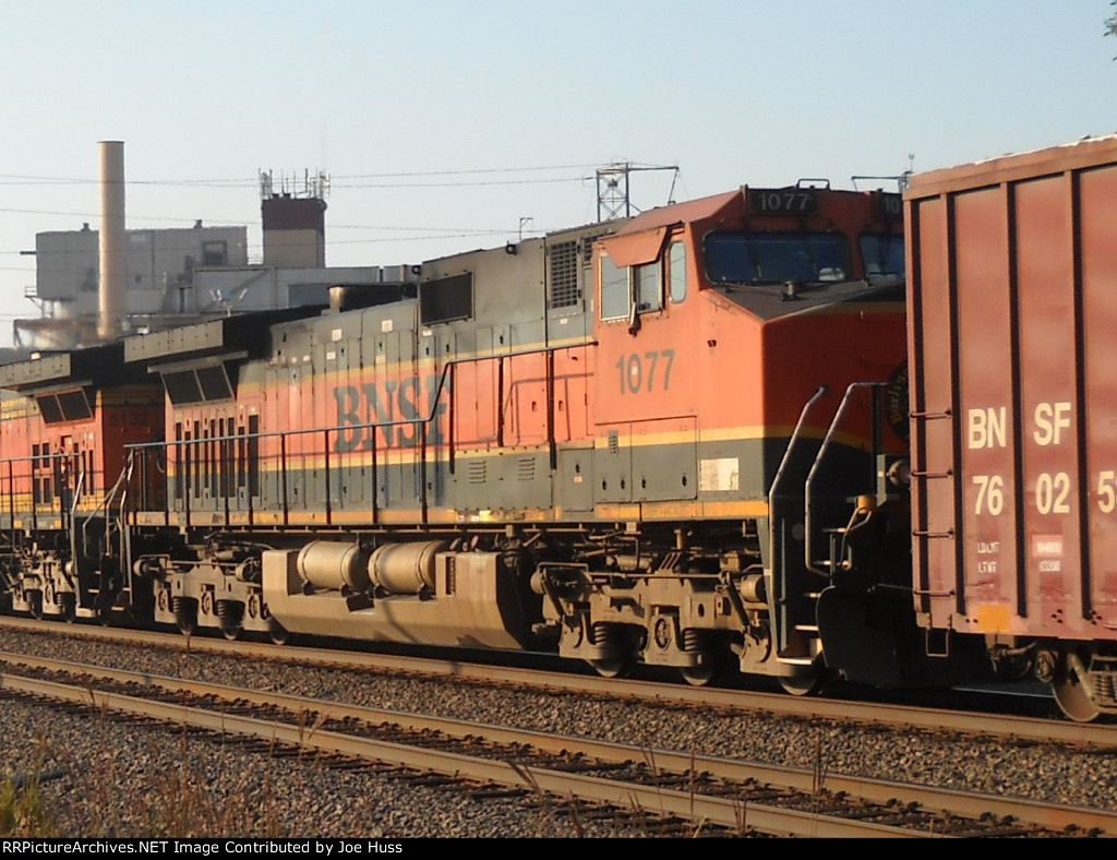 BNSF 1077